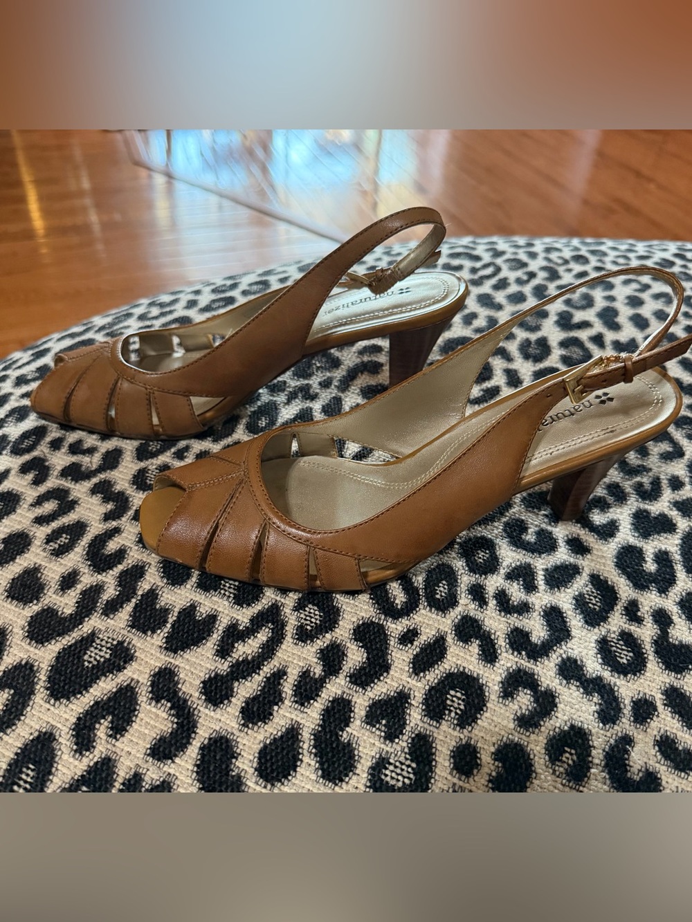 Naturalizer Tan Heels